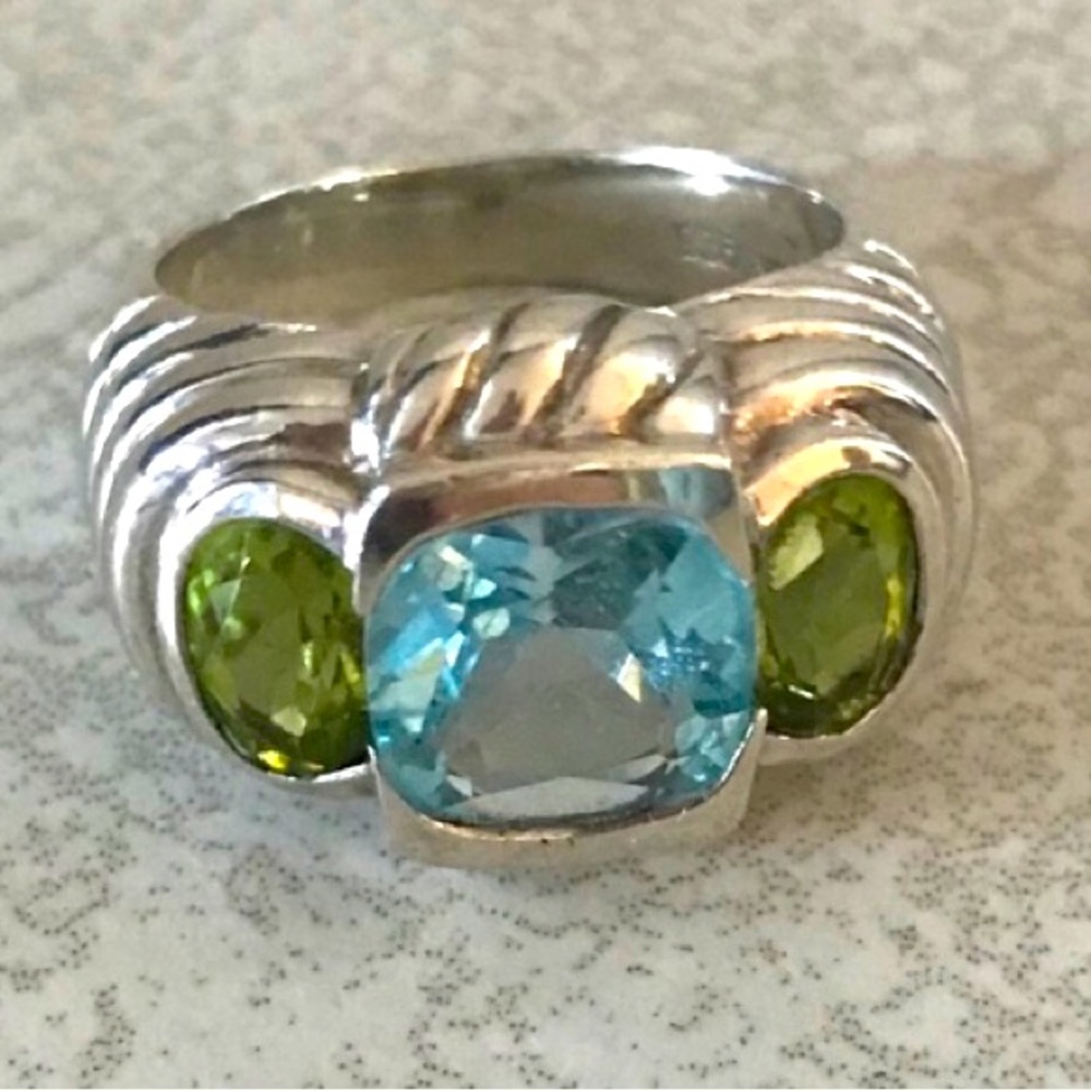 Judith Ripka Blue Topaz & Peridot Ring size 6 3/4